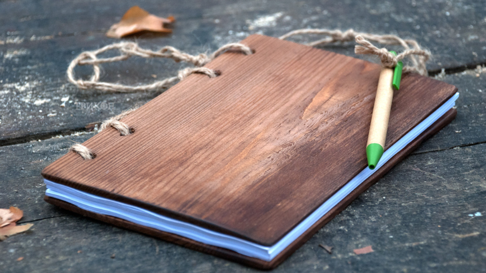 Блокнотик своими руками. Деревянный блокнот. Необычные блокноты. Блокнот с деревянной обложкой. Ежедневник из дерева.